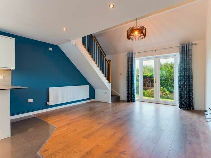 1 Bedroom Property To Rent In Appledore Place Newton, Swansea, SA3