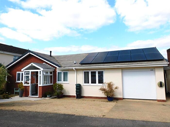 3 Bedroom Detached Bungalow For Sale In Marlborough Close, Musbury, EX13