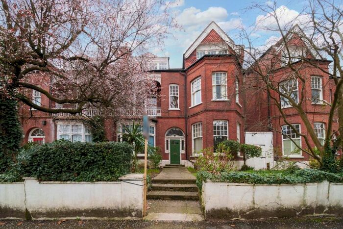 1 Bedroom Flat To Rent In Queens Avenue London, N10