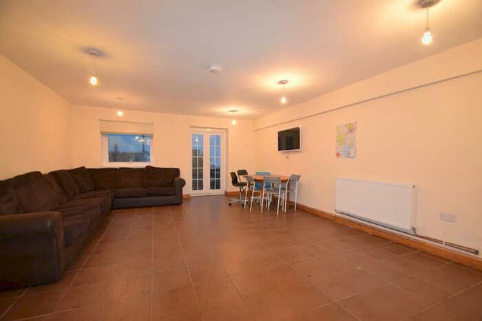 9 Bedroom Terraced House To Rent In Harriet Street, Cathays, CF24