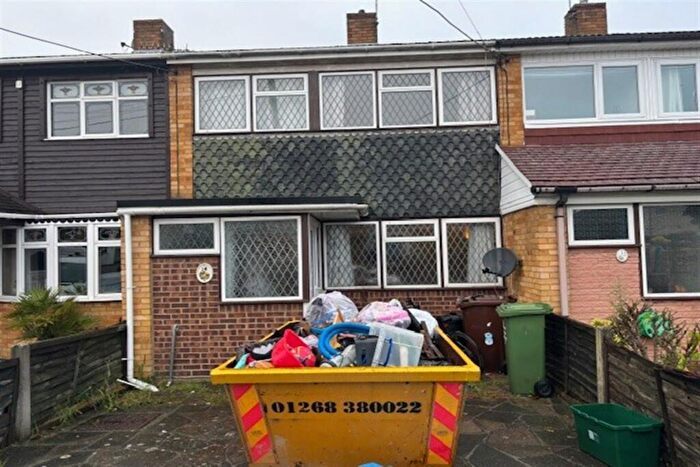 3 Bedroom Terraced House To Rent In Bedroom Terraced House In Canvey Island, SS8