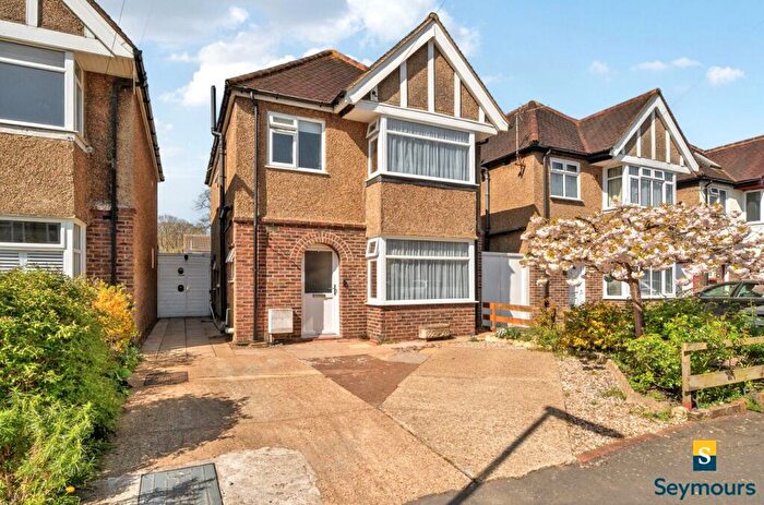 3 Bedroom Detached House For Sale In Beckingham Road, Guildford, Surrey, GU2