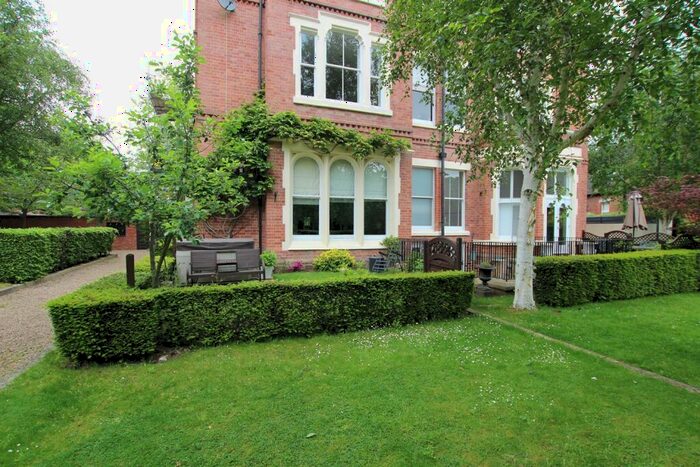 3 Bedroom Apartment To Rent In Yorke House, The Park, NG7