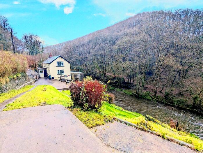 2 Bedroom Detached House For Sale In Cynwyl Road, Cynwyl Elfed, Carmarthen, Carmarthenshire., SA33
