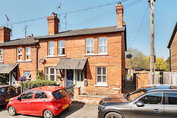 2 Bedroom End Of Terrace House For Sale In Brook Street, Twyford, Reading, Berkshire, RG10
