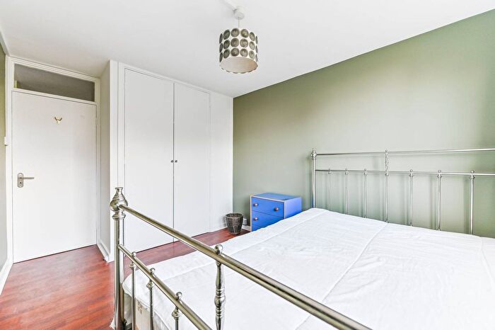 2 Bedroom Flat To Rent In College Road, Crystal Palace, London, SE19
