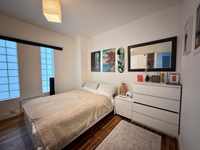 2 Bedroom Apartment To Rent In Tobacco Factory, Phase, Ludgate Hill, Manchester, M4