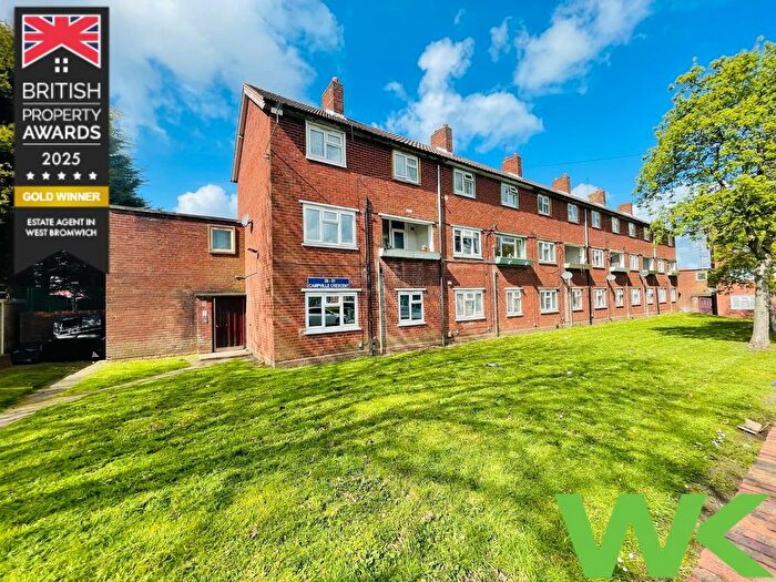 2 Bedroom Maisonette For Sale In Campville Crescent, West Bromwich, B71