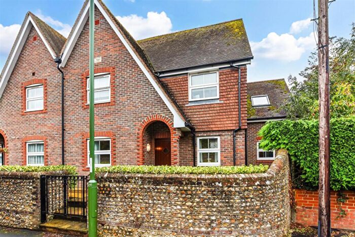 2 Bedroom Apartment For Sale In Tannery Close, Chichester, PO19