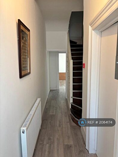 1 Bedroom Flat To Rent In Lea Bridge Road, London, E5