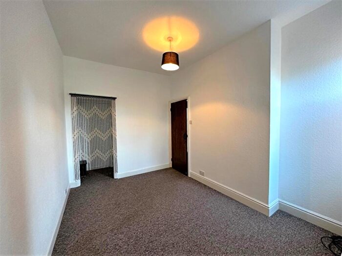 1 Bedroom Apartment To Rent In High Street, Studley, B80