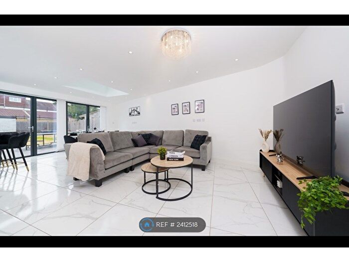 4 Bedroom End Of Terrace House To Rent In Westernville Gardens, Ilford, IG2