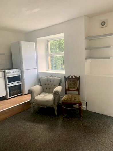 1 Bedroom Flat To Rent In Bartley Terrace, Plasmarl, Swansea, SA6