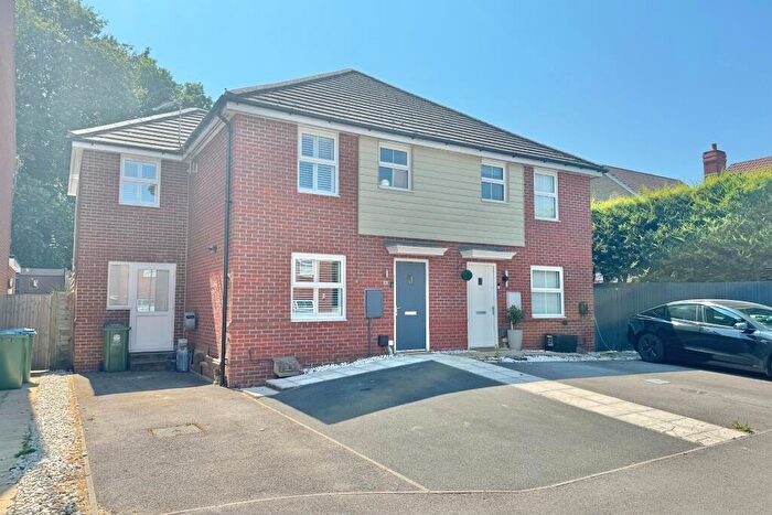 3 Bedroom Semi-Detached House For Sale In Castilian Way, Whiteley, PO15
