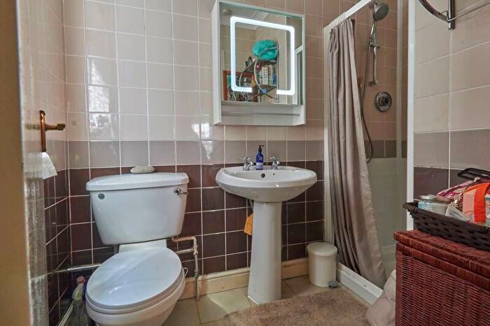 5 Bedroom Detached House For Sale In Florida Drive, Exeter, EX4