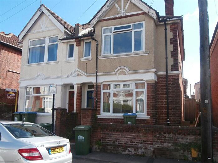 4 Bedroom Semi Detached House To Rent In Harborough Road, Southampton, SO15