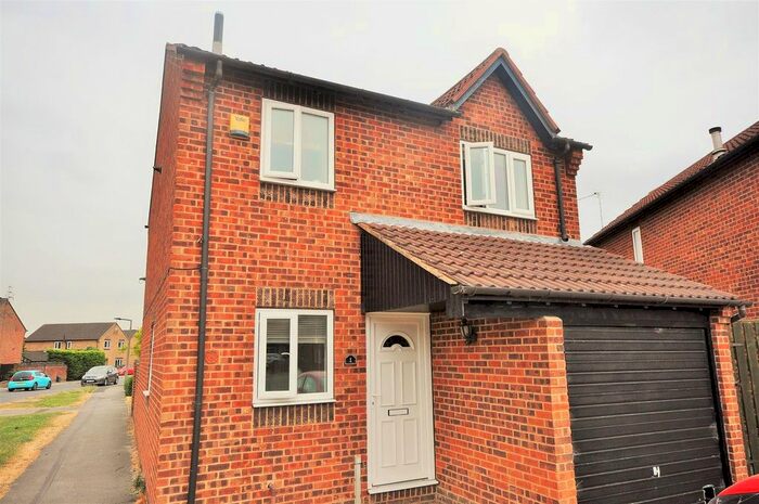 3 Bedroom Detached House To Rent In Ilton Garth, York, YO30