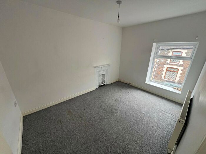 3 Bedroom Terraced House For Sale In Graigwen Road Porth - Porth, CF39