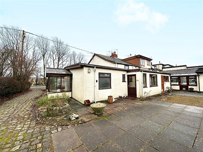 2 Bedroom Cottage For Sale In Longmeanygate, Midge Hall, Leyland, PR26