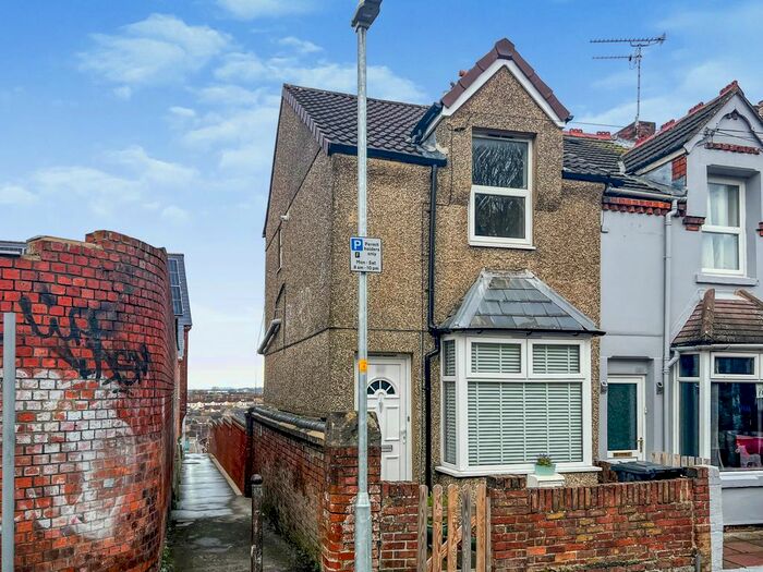 2 Bedroom End Of Terrace House To Rent In Radnor Street, Old Town, Swindon, SN1