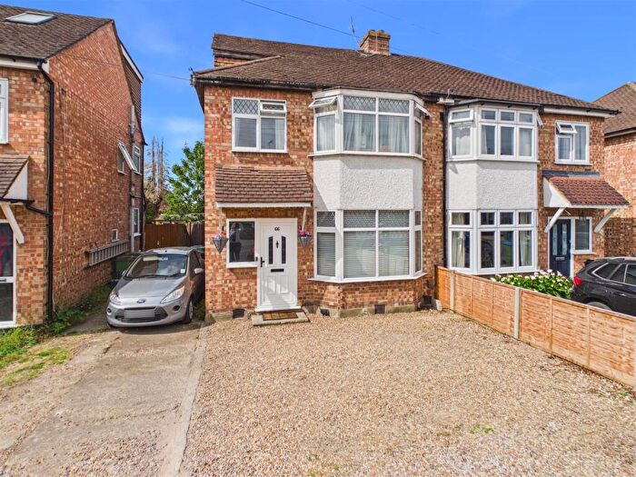 4 Bedroom Semi Detached House For Sale In Braycourt Avenue, Walton-On-Thames, KT12