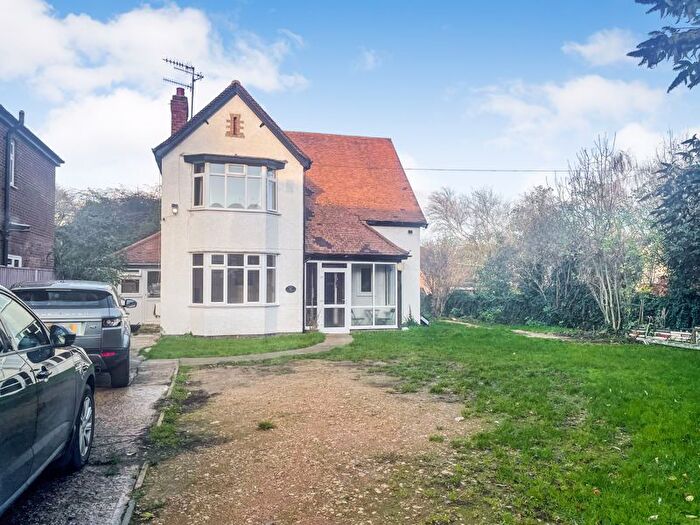 5 Bedroom Detached House For Sale In Broughton Road, Banbury, OX16