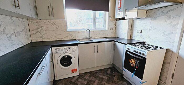 4 Bedroom Flat To Rent In Sipson Road, West Drayton, UB7