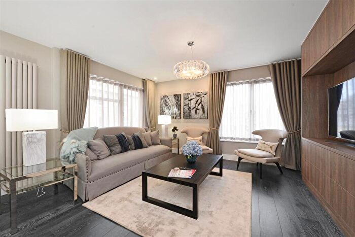 3 Bedroom Flat To Rent In St. Johns Wood Park, St. Johns Wood, NW8