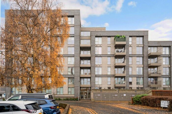 1 Bedroom Flat To Rent In West Street, Watford, WD17