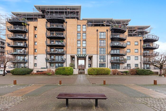 2 Bedroom Flat For Sale In Stretton Mansions, Glaisher Street London, SE8