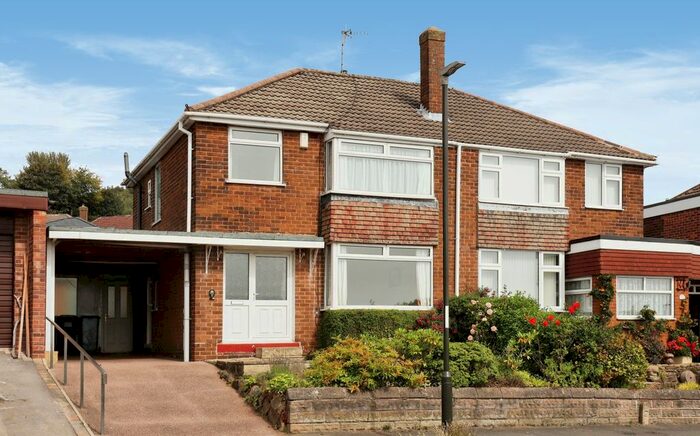 3 Bedroom Semi-Detached House For Sale In Holmesdale Road, Dronfield, Derbyshire, S18