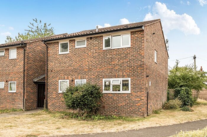 2 Bedroom Flat For Sale In St Johns Drive, Walton-On-Thames, Surrey, KT12