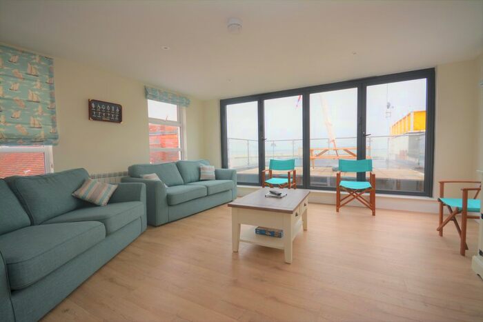 4 Bedroom Town House To Rent In Watch House Lane, Cowes, PO31