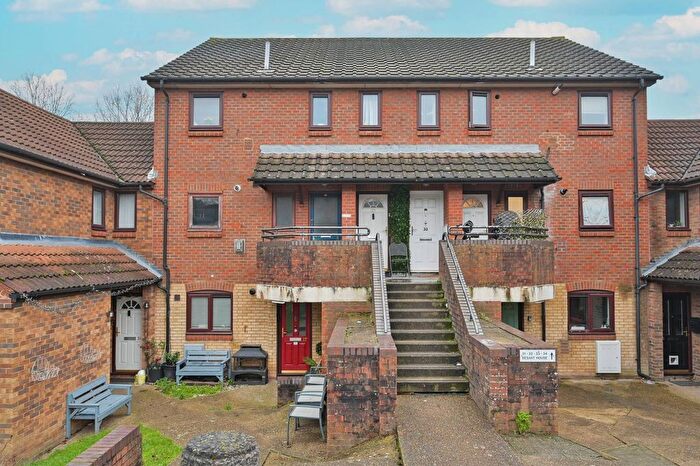 1 Bedroom Flat To Rent In Raphael Drive, Watford, WD24