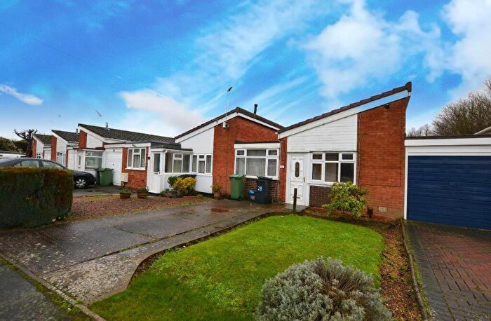 3 Bedroom Detached Bungalow To Rent In Earlswood Road, Kingswinford, DY6
