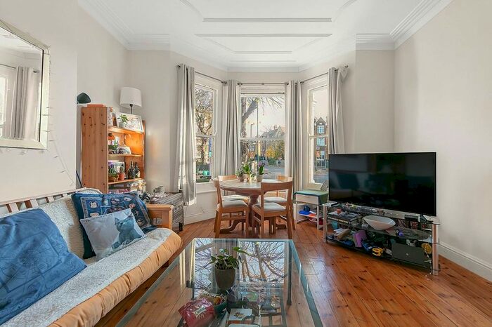 2 Bedroom Flat To Rent In Cavendish Road, Balham, London, SW12