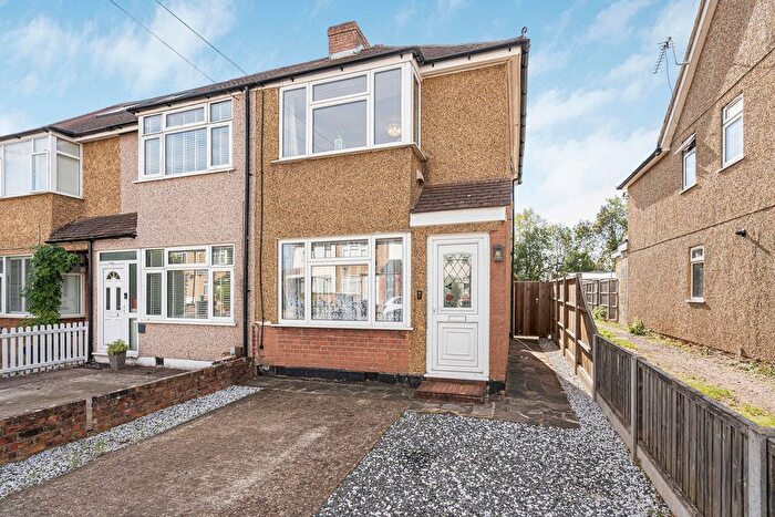 2 Bedroom End Terrace House For Sale In Warwick Avenue, Egham, Surrey, TW20