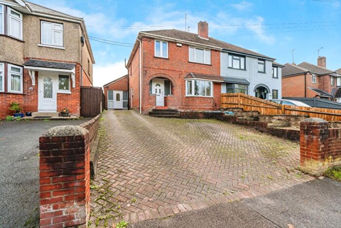 4 Bedroom Semi Detached House For Sale In Spicers Hill, Totton, Southampton, Hampshire, SO40