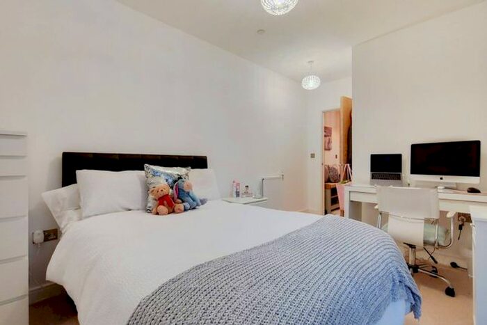 1 Bedroom Flat To Rent In Pilot Walk, North Greenwich, London, SE10