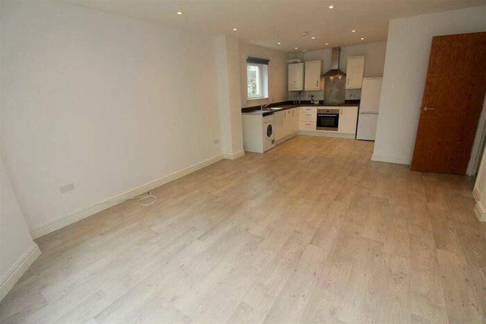 1 Bedroom Flat To Rent In Gold Tops, Newport, NP20