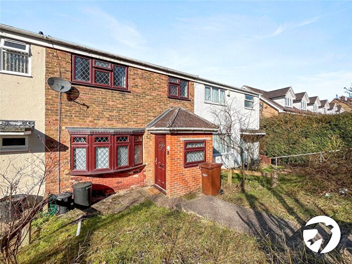 3 Bedroom Terraced House To Rent In Roosevelt Avenue, Chatham, Kent, ME5