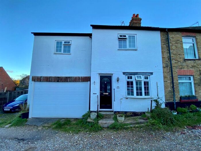 4 Bedroom End Of Terrace House To Rent In Middle Road, Berkhamsted, HP4