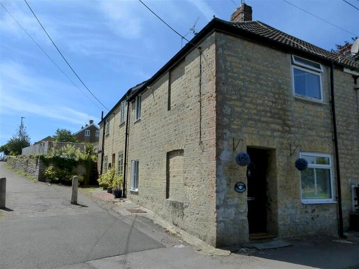 2 Bedroom Property To Rent In Lang Road, Crewkerne, TA18