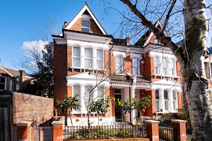 3 Bedroom End Terrace House For Sale In Elmwood Road, London, SE24