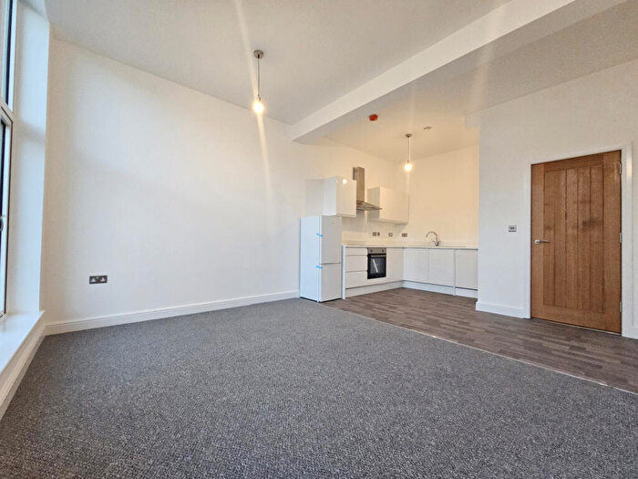 1 Bedroom Flat To Rent In Crabbery Street, ST16
