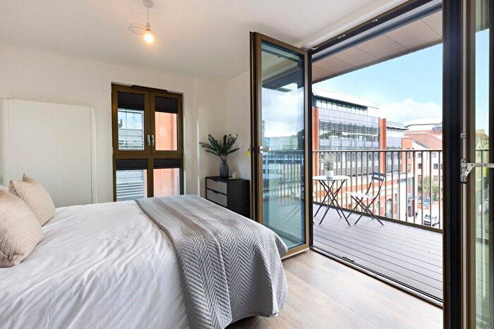 2 Bedroom Apartment To Rent In Temple Back, Bristol, Somerset, BS1
