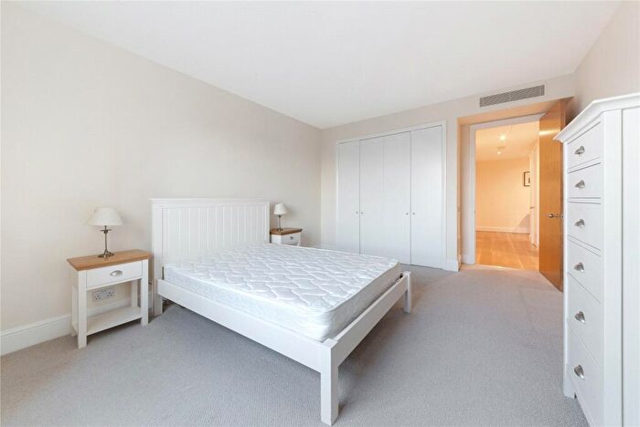 2 Bedroom Apartment To Rent In Westferry Circus, London, E14