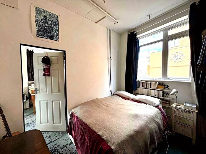 3 Bedroom Flat To Rent In Greenfield Road, London, E1