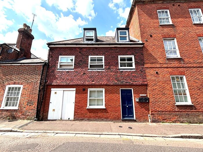 1 Bedroom Flat To Rent In Park House, Marlowe Avenue, Canterbury, Kent, CT1