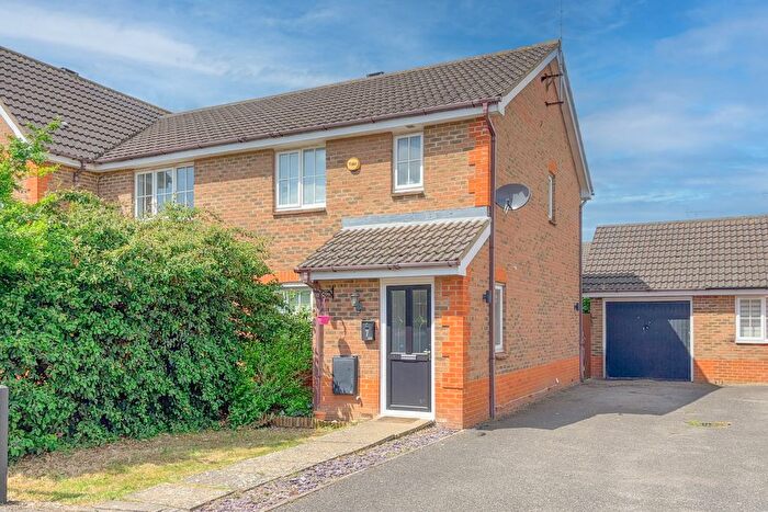 3 Bedroom End Of Terrace House For Sale In Newton Way, Leighton Buzzard, LU7